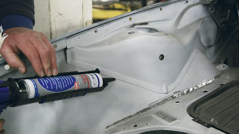 Karosserie-Dicht 310 ml WEISS Kleb-/Dichtmasse Person, Aluminium