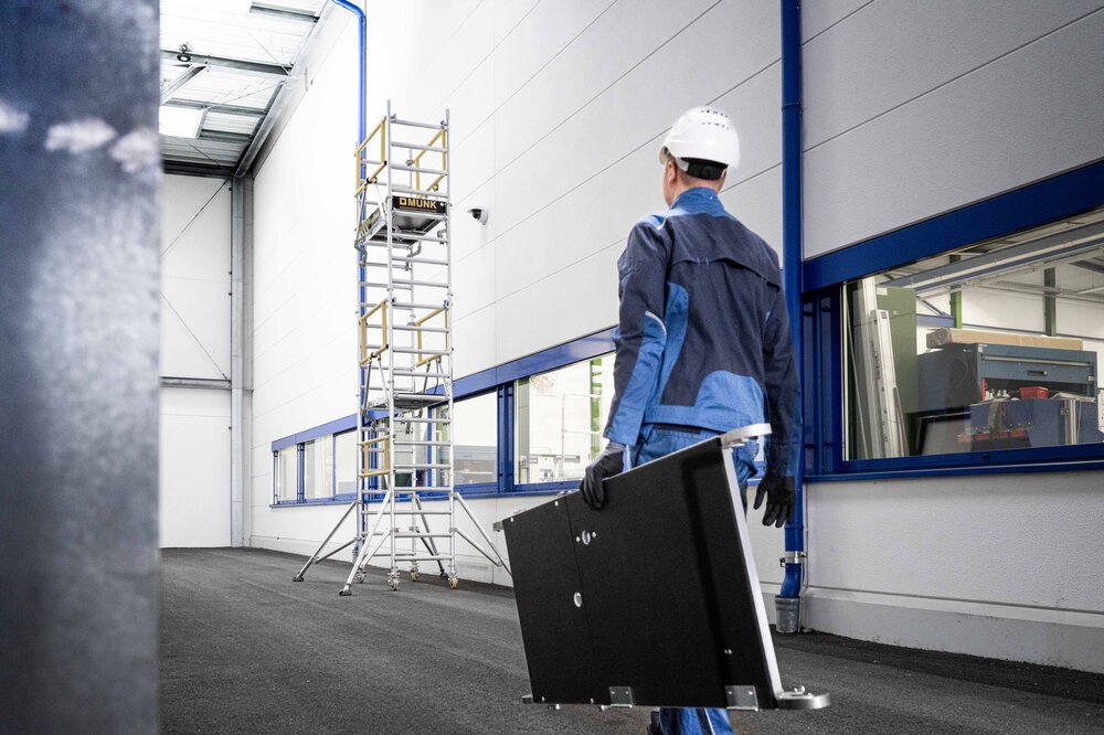 Munk FlexxTower-Ergo-Plattform mit Klappe 1,25m