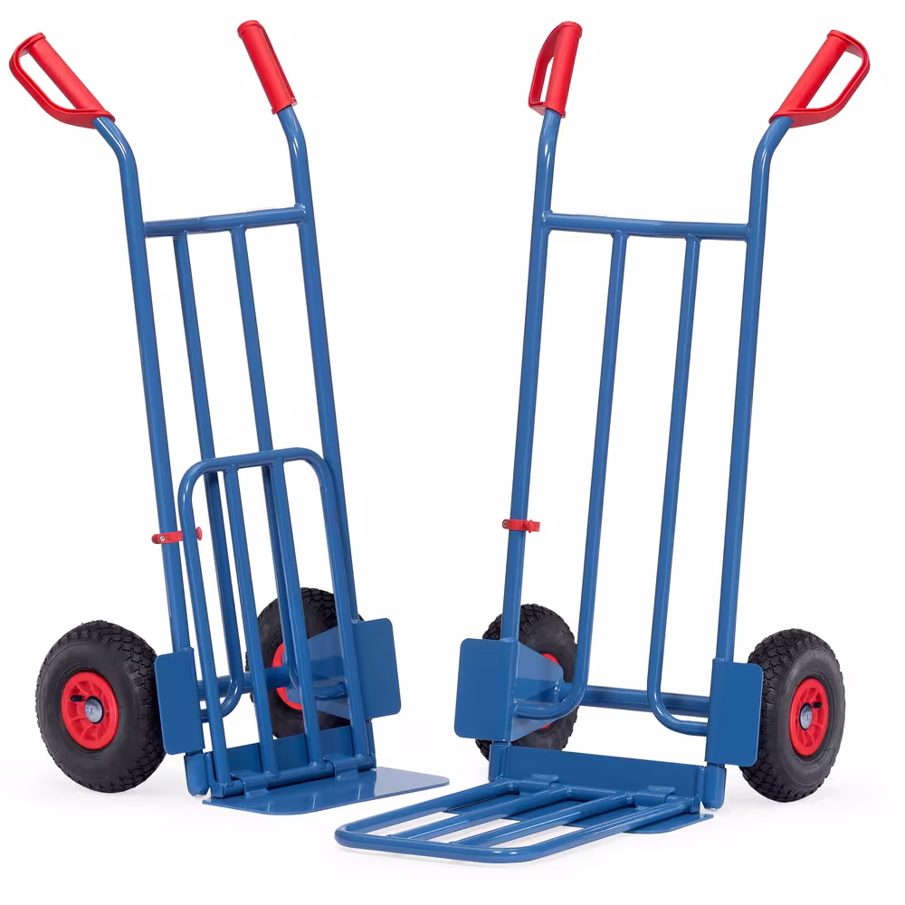 Paketsackkarre mit großer Stahlrohr-Klappschaufel stabile Schweißkonstruktion, pulverbeschichtet, blau RAL 5007 Ausführung Bereifung: Luft mit der GTIN 4017976711164 Paketkarre K1116L Bereifung Luft von Fetra mit der Artikelnr. K1116L