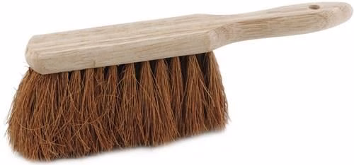 Brosse à main en noix de coco avec dos en bois, de la catégorie Brosses à main et pelles à poussière, référence 9000470125