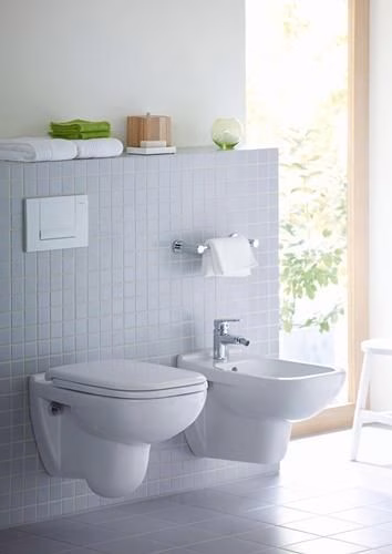 Detailbild 4043033 Duravit Wand-WC-Set D-Code, rimless, Tiefspüler, weiß, inklusive WC-Sitz mit Absenkautomatik