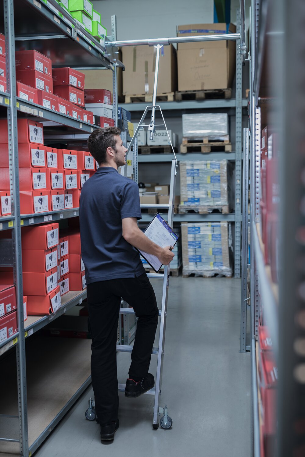 Milieubild 3817083 Munk Stufen Regalleiter drehbar für Doppelregal 9 Stufen