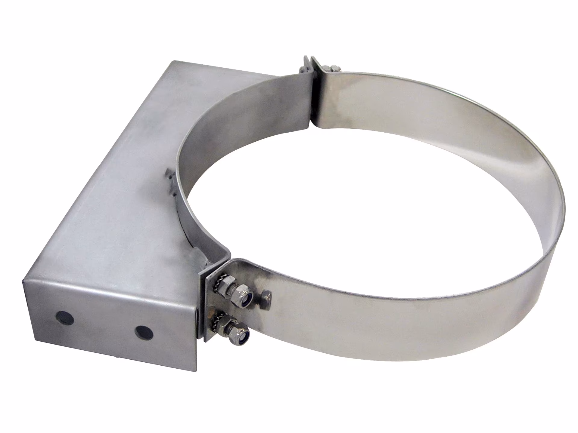 Enkelwandige EW wandmontage D600 wandafstand 50 mm vanaf Skoberne Enkelwandige EW wandmontage D600 wandafstand 50 mm uit de categorie RVS uitlaatsysteem enkelwandig met art.nr. 670902