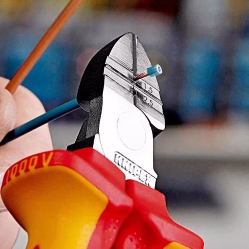 Detailbild 3995993 Abisolierseitenschneider Länge 160mm VDE Mehrkomponenten-Hüllen VDE KNIPEX