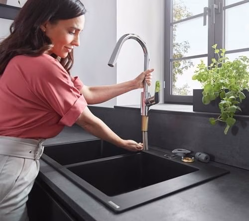 Detailbild 3984751 Hansgrohe Einhebel-Küchenmischer 240 FOCUS DN 15, mit Ausziehbrause chrom