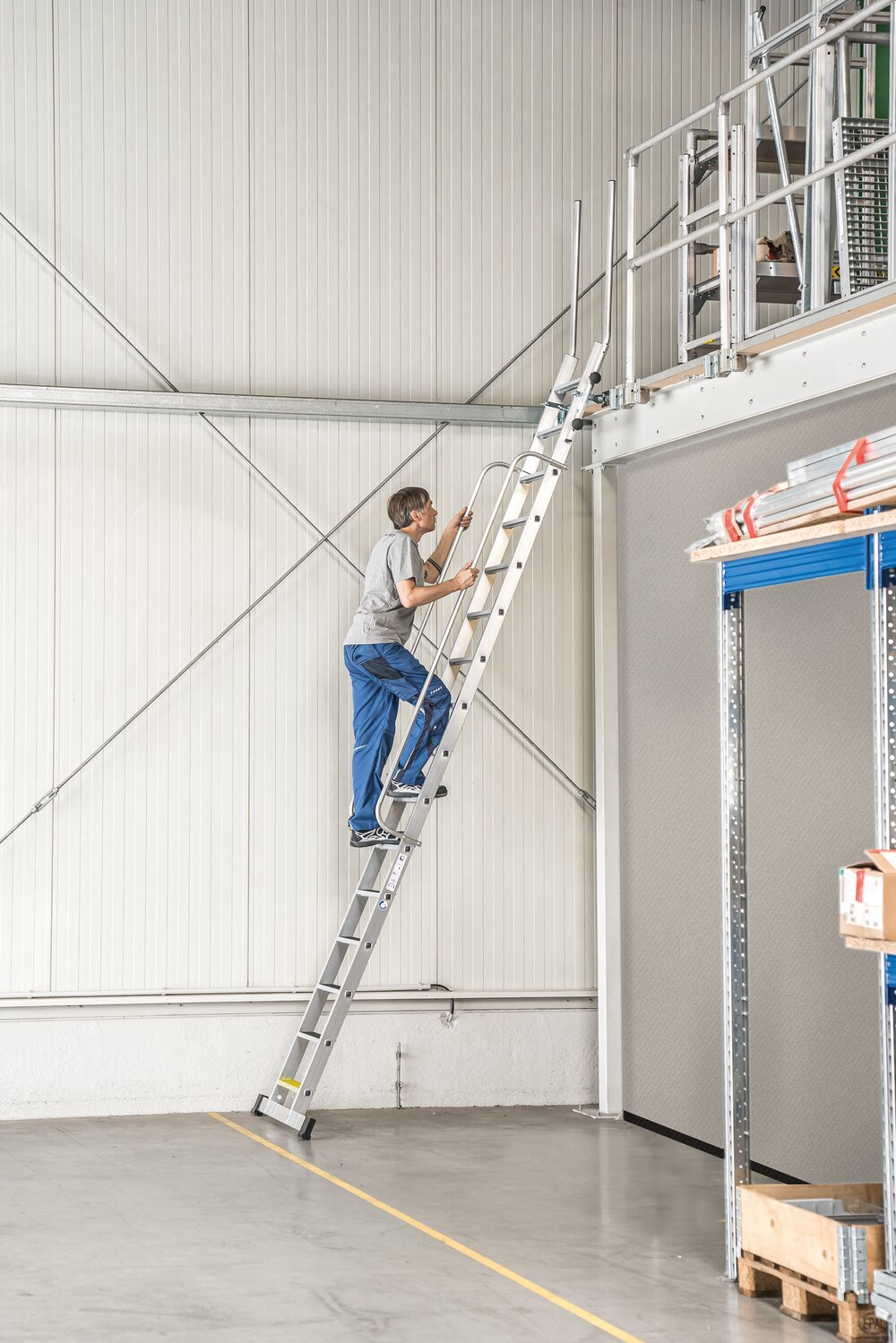 Milieubild 3819039 Munk Geschossleiter 12 Stufen