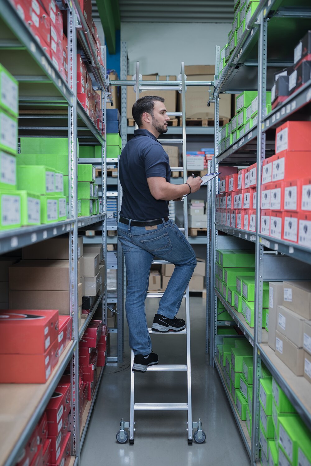 Milieubild 3815227 Munk Stufen-Regalleiter fahrbar für Doppelregal 10 Stufen