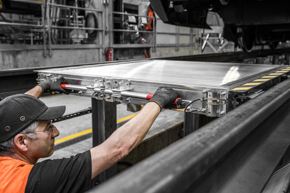 Munk Gleispodest fahrbar GFK Gitterrost