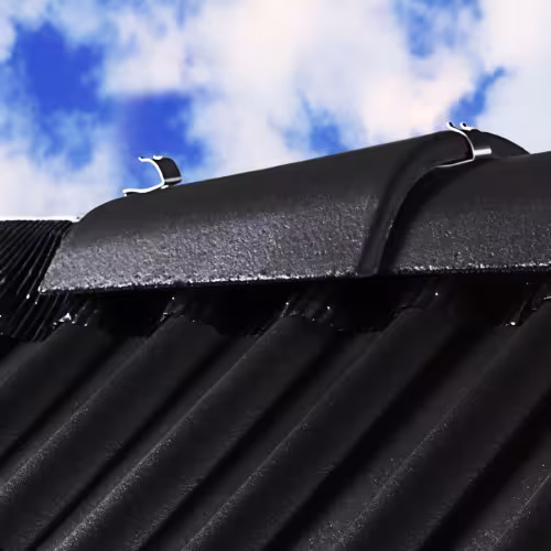 First- und Gratklammern schwarz, für Dachziegel (Eternit Nr. 1, Koramic Biberfirst) aus der Kategorie First & Grat mit der GTIN 4027822591031 First- und Gratklammern von der Marke Klöber aus der Kategorie First & Grat