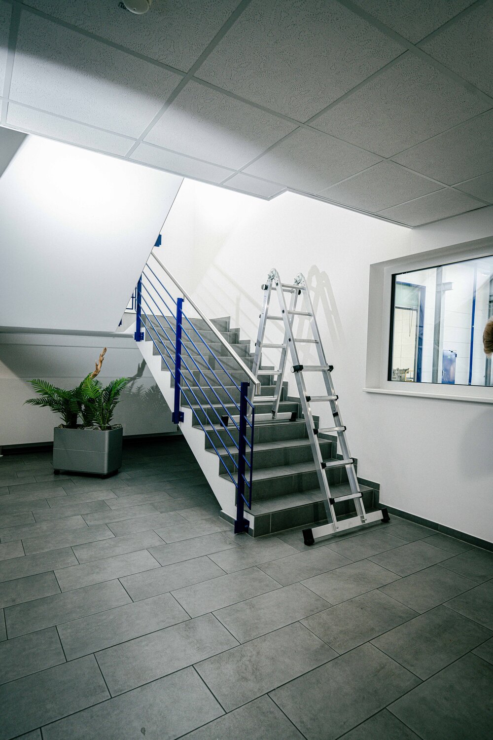 Milieubild 3813401 Munk Teleskopleiter 4-teilig mit Traverse 4x6 Sprossen