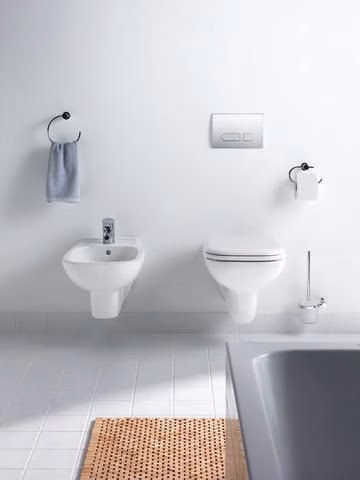 Detailbild 4043043 Duravit Wand-WC-Set D-Code, rimless, Tiefspüler, weiß, inklusive WC-Sitz mit Absenkautomatik
