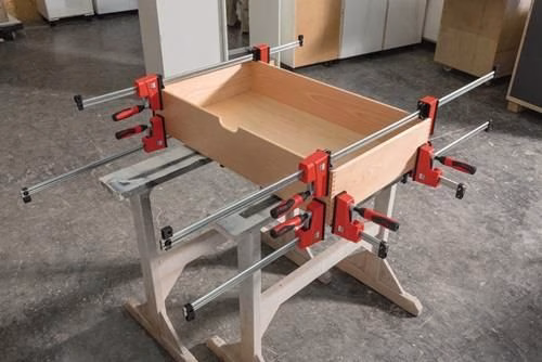 Serre-joint pour corps de meuble KREV100-2K Portée 1000 mm Saillie 95 mm Ecartement minimal/maximal 260/1130 mm