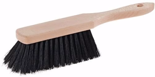 Brosse à main à poils synthétiques fins, de 280 mm de long, avec dos en bois, de la marque Brosse à main à poils synthétiques fins et dos en bois, de la catégorie brosses à main et pelles à poussière, référence 9000470198