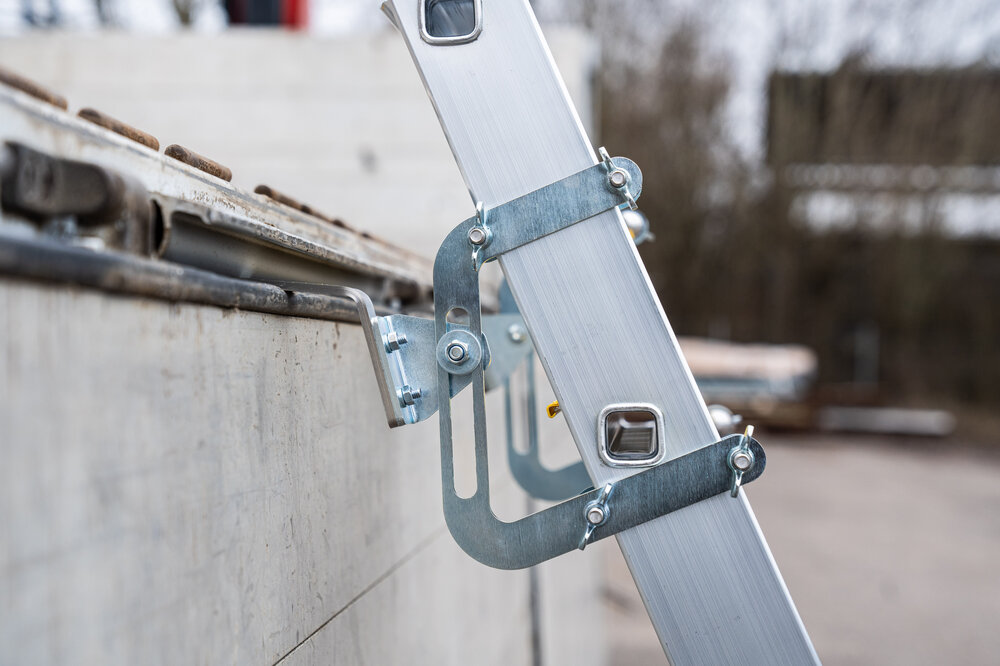 Munk Stufen-Einhängeleiter LKW 8 Stufen inkl. Einhängevorrichtung