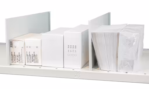 Stecktrennblech freistehend, 600 x 140 mm (T x H), RAL 7035 lichtgrau für MULTIplus150-Fachböden aus der Kategorie Kleinteilelagerung mit der GTIN 4004514292452 Stecktrennblech freistehend, 600 x 140 mm (T x H), RAL 7035 lichtgrau für MULTIplus150-Fachböden von der Marke Schulte Lagertechnik aus der Produktreihe Fachbodenregale