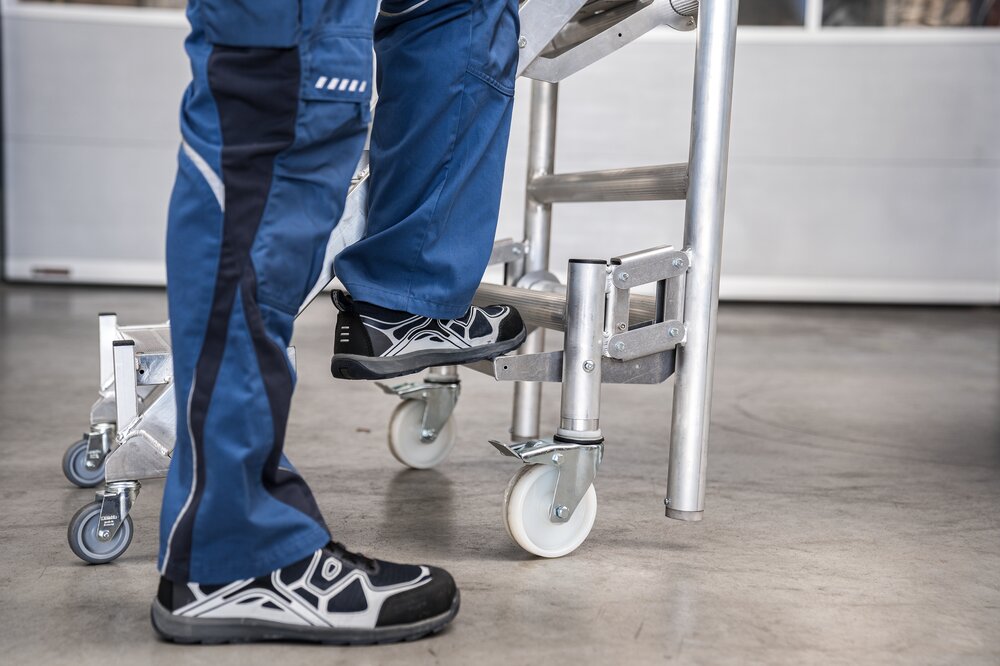 Munk Montageplattform mit Treppenzustieg