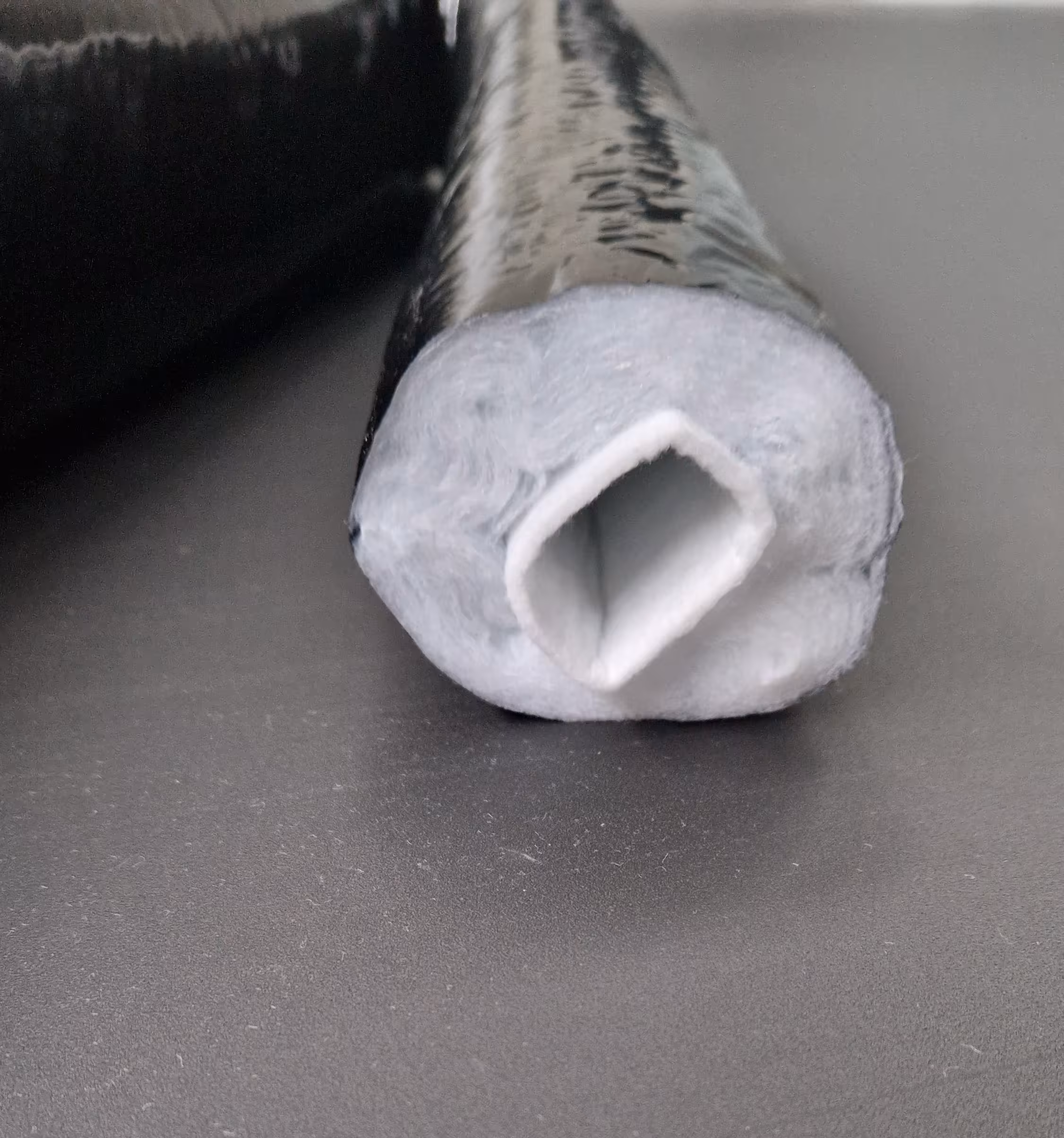 5 Meter - VÖWAflex® premium/solar – Dämm- u. Schutzschlauch aus Polyestervlies Ø22 mm, Stärke 20 mm - Baustoffklasse B1, schwer entflammbar von der Marke VÖWA GmbH VÖWAflex® premium/solar – Dämm- u. Schutzschlauch aus Polyestervlies Stärke 20 mm Typ Größe: 22 mm aus der Kategorie Schutzschlauch mit der Artikelnr. 21512220