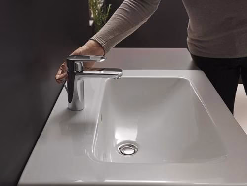 Detailbild 4038206 Hansgrohe Einhebel-Waschtischmischer VERNIS Blend 100 mit Zugstangen-Ablaufgarnitur 1 1/4 Zoll chrom