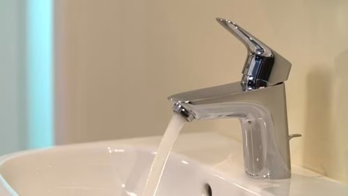Hansgrohe Einhebel-Waschtischmischer LOGIS 70 Nennweite 15 mit Zugstangen-Ablaufgarnitur G 1 1/4 Zoll chrom