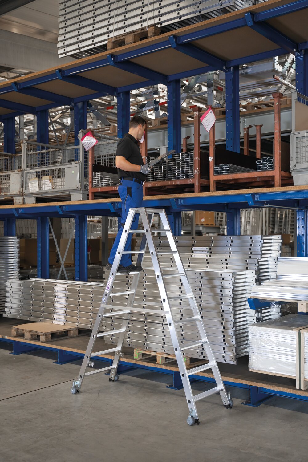 Munk Stufen-Stehleiter beidseitig begehbar mit Rollen 2x3 Stufen