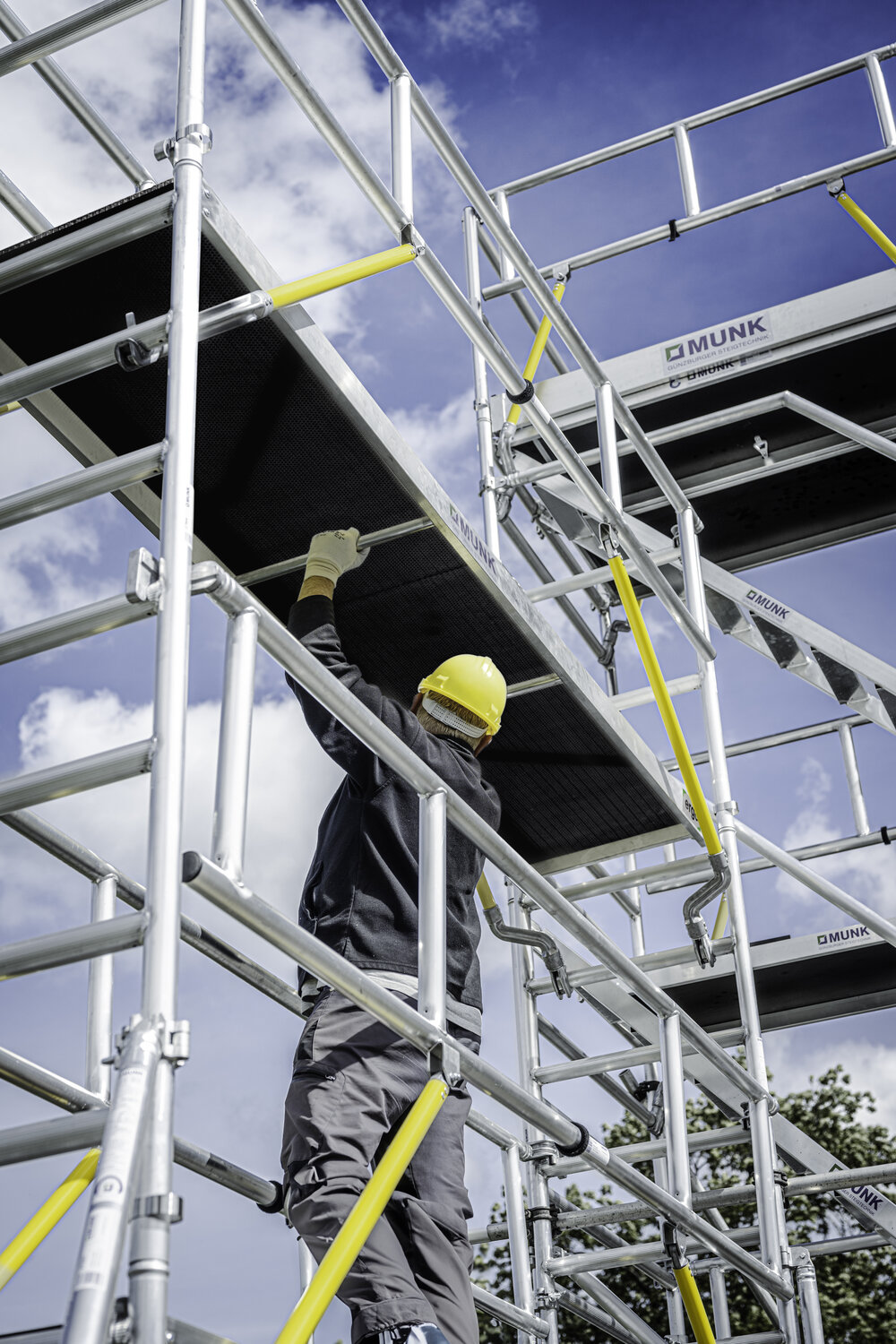 Munk Ergo-Plattform mit Klappe für Gerüstlänge 1,8 m