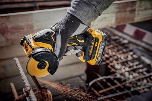 Akku-Multimaterialschneider DCS438N 18V 76x1,6x9,5mm 20000min-¹ DEWALT