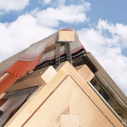 2Universeller First- und Gratlattenhalter 50mm aus der Kategorie First & Grat mit der GTIN 4027822208311 Universeller First- und Gratlattenhalter von der Marke Klöber aus der Kategorie First & Grat