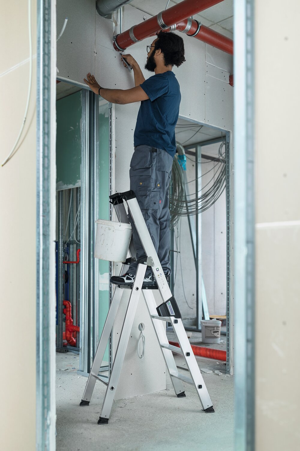 Milieubild 3817752 Munk Stufen-Stehleiter einseitig begehbar 4 Stufen